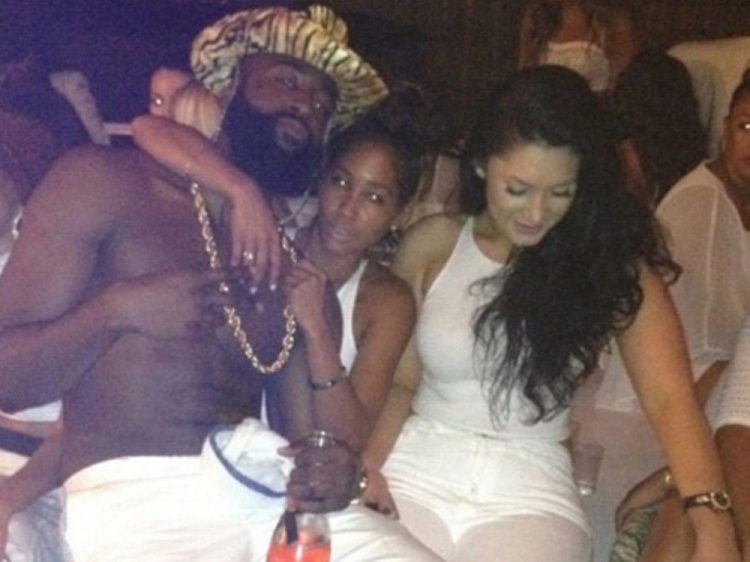 kaiyun-老鹰致敬夜店？米勒：我从未在那撒过币 店里可能挂着哈登的球衣