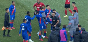 1634560726822096906.gif 2021_1018_045040e5g00r15zy203bic0009r004oc.gif